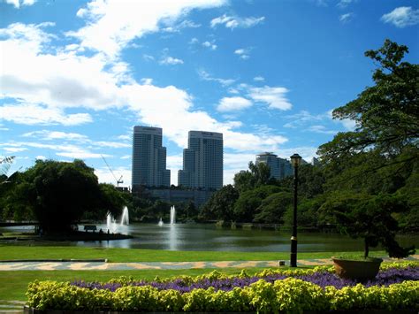 Perdana Lake Gardens: Đôi Lòng Biển Hồ Xanh Và Cảnh Quang Tự Nhiên Thuần Khiết!