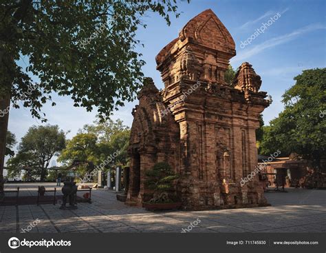 Tháp Chăm Ponagar – Một Di Tích Lịch Sử Vượt Qua Thời Gian!