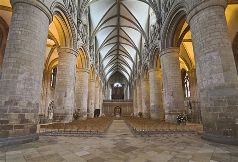 Xanten Cathedral: Khám Phá Kiệt Tác Kiến Trúc Gothic và Phong Cách Romanesque Dị Biệt!